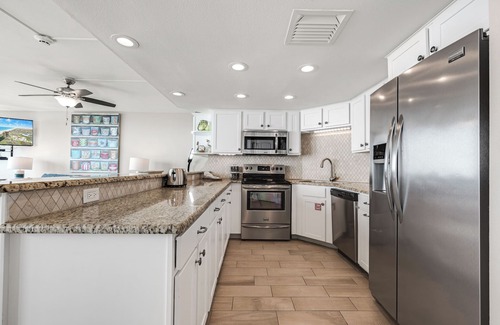 Port Aransas Condo | Sandpiper #602: Beachfront 2 Bedroom 2 Bathroom With Spectacular Views and 24 Hour Management