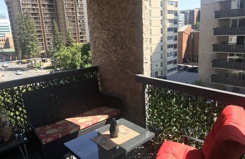 Connaught Condo | Sandpiper - Furnished Executive 2 Bedroom Condo