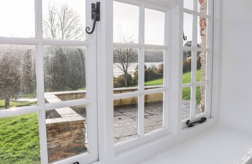 Stoke Gabriel Cottage | SANDRIDGE BARTON, family friendly, with pool in Stoke Gabriel