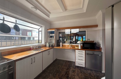 Paraparaumu Beach House | Sandwalk - Big, bold and beachfront
