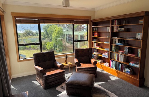 Paraparaumu Beach House | Sandwalk - Big, bold and beachfront
