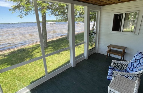 Levering House | Sandy beach and Sunset side Cottage