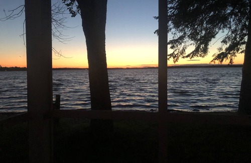 Levering House | Sandy beach and Sunset side Cottage