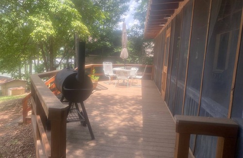 Dadeville Cabin | Sandy Beach Only 25 Minutes From Auburn