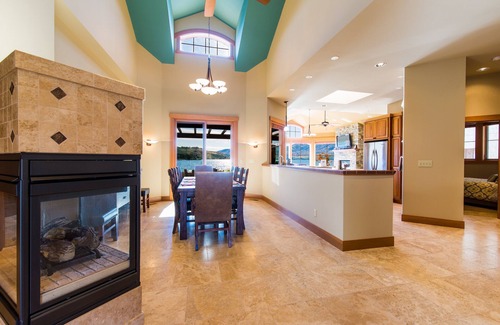Manson House | Sandy Beach Retreat - Lake Chelan Manson Waterfront home with private boat slip!