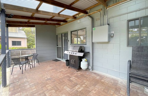 Broulee House | Sandy Bottom self-contained unit - Hear the waves while you sleep.