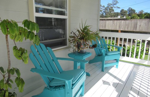 Cleone Cottage | Sandy Clove Cottage creates a private getaway with nature in Fortt Bragg.