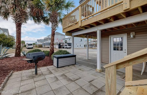 Surf City House | Sandy Lu #2 | Nearby Beach Access & Water Views!