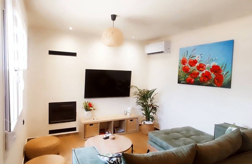 Neo Kalamaki House | Sandy Ridge House