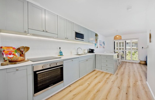 Scarborough Apartment | Sandy Toes Designer Lux Coastal Ground Floor