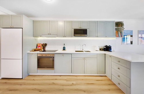 Scarborough Apartment | Sandy Toes Designer Lux Coastal Ground Floor