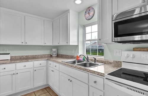 North Topsail Beach Condo | Sandy Toes & Ocean Views – Ground-Floor Gem