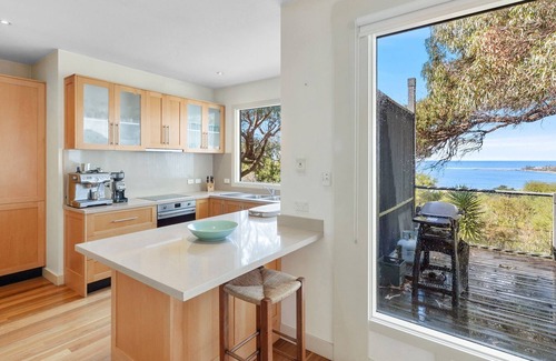 Lorne House | Sandyland - Private Pet Friendly Paradise with WiFi
