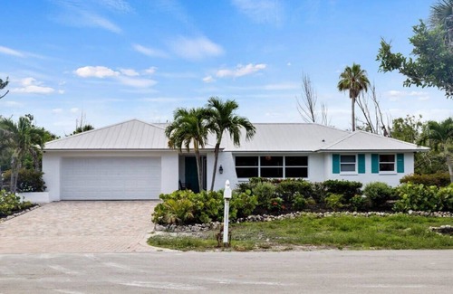 Bright Water House | Sanibel Serenity NEW Gorgeous Near Beach Pool Home
