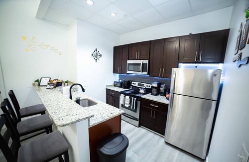 Downtown Baltimore Apartment | 💎 Sanitized*LUXURY* Relaxing*MODERN APT In the HEART OF DOWNTOWN