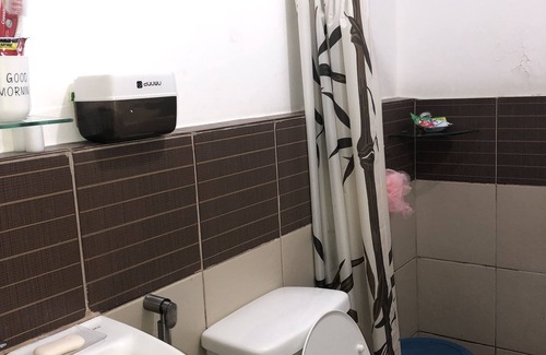 Pasig Condo | Sanitized, quite with 50mbps net, 42 inch tv & Netflix