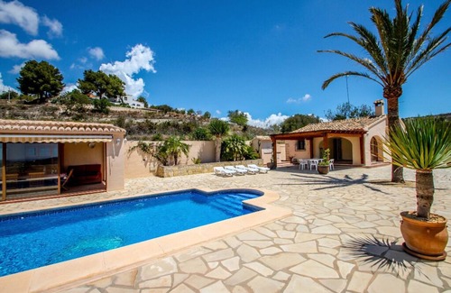 Benissa Villa | Santa Ana - pretty holiday property with garden and private pool in Benissa