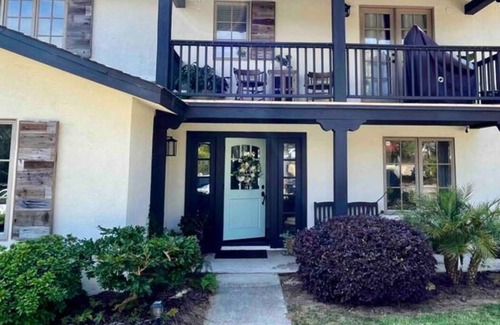 Bel Air House | Santa Barbara Pool House Getaway! 30 Day minimum rental