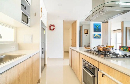 Historic Center Apartment | Santa Marta Beach Fun Reserva del Mar 3-Bdrm Apartment 17th Floor Beach Heaven