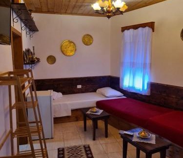 Gjirokaster House | SANTA ROOM-OLD BAZAAR CENTER-Gjirokaster