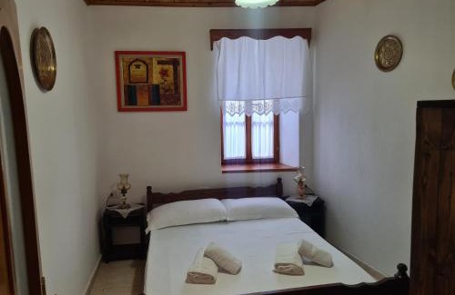 Gjirokaster House | SANTA ROOM-OLD BAZAAR CENTER-Gjirokaster