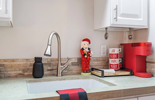Downtown Sacramento Apartment | Santa's Secret Hideaway in Sacramento