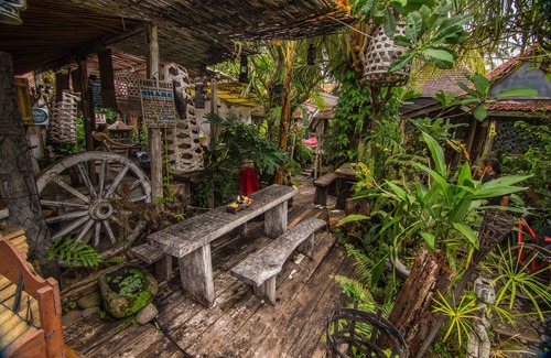Kaliasem House | Santhika Bed and Breakfast Lumbung bungalow