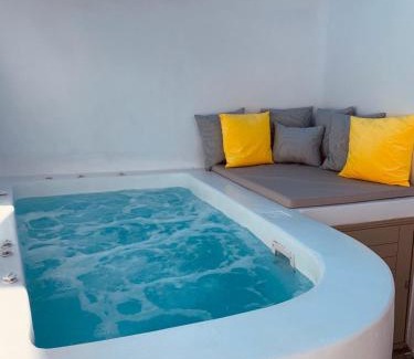 Pyrgos Villa | Santorini 180 Degrees