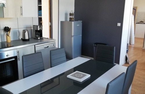La Fere Apartment | Santorini - Design apartment in the heart of Fère