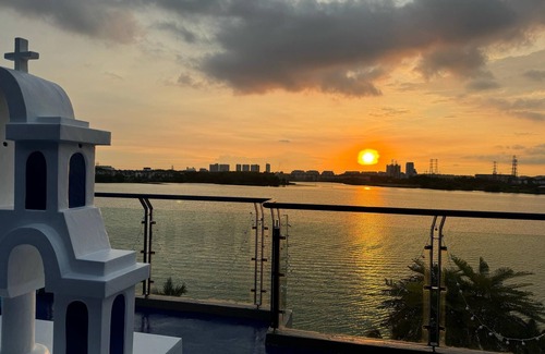 Puchong House | Santorini in Msia 3000sqft TownVilla, rooftop BBQ, sunset lakeview, 5BR, 13pax
