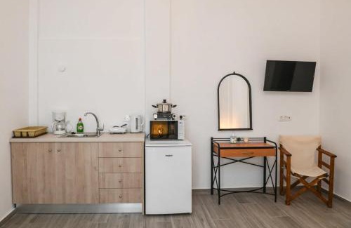 Perissa Apartment | Santorini Life Vibrant Studio Only 50m from the Beach