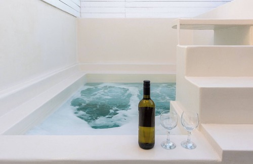 Oia House | Santorini Sun Villa One in Oia | Private Hot tub