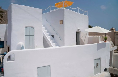 Emporio House | Santorini-treasures Lemon Villa traditional