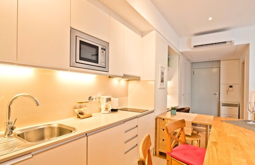 Misericordia Apartment | Santos 1 - São Bento STUDIO - This brand new, recently decorated studio in the heart of the city is