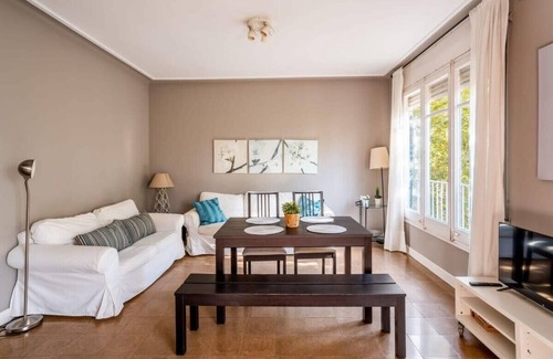 Sants Apartment | Sants Estacio - Modern and comfy 4BD for 8 guests