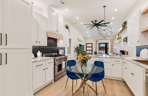 Georgetown House | Sapphire Gem - In Downtown Georgetown