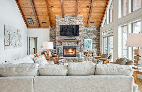 Sapphire House | Sapphire Mountaintop Cabin with Views and 2 Decks