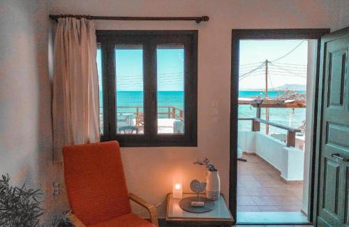 Milos House | Sapphire View - ONLY 4 meters away from the sea