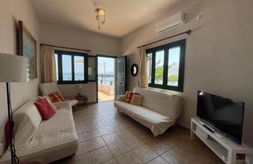 Milos House | Sapphire View - ONLY 4 meters away from the sea