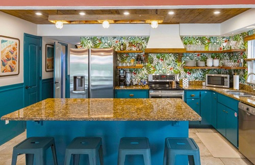Whitfield House | Sara Bay Base Camp: Private Tropical Oasis, Pool, Golf, Bocce, Firepit, PETS