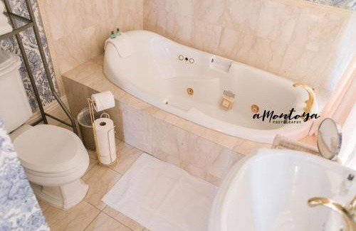 Houston Heights Bed & Breakfast | Sara's Inn on the Boulevard
