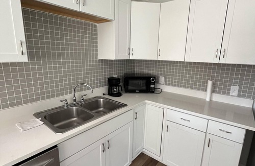 Bayou Oaks House | Sarasota Home, 3/2 with Mother-in-law suite near airport