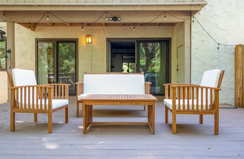 Saratoga Apartment | Saratoga 2BR w/A/C, Patio & W/D, near Highways