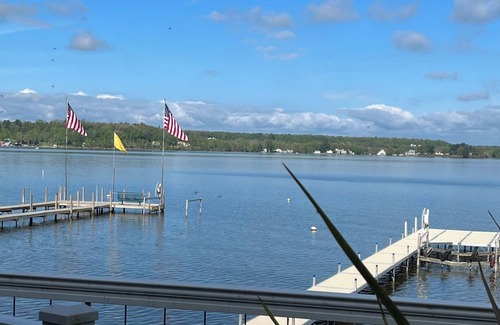 Saratoga Springs House | Saratoga Lakeside Home Minutes From the Racetrack!