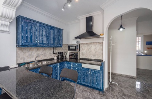 Sardina House | Sardina Balcony Flat - 2 min walk to beach