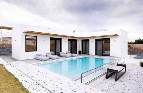 Analipsi Villa | Sardines Luxury Villa 2 with Private Pool Parking and Garden