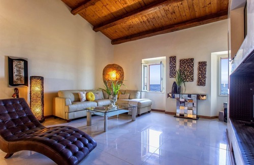 Alghero City Centre Apartment | Sardinia Re - Cavour Loft