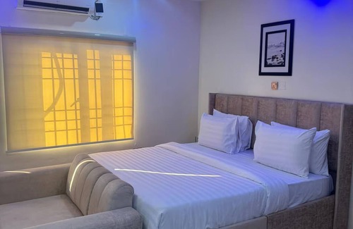 Ikeja Apartment | Sardius- Charming studio in amazing Lagos with AC