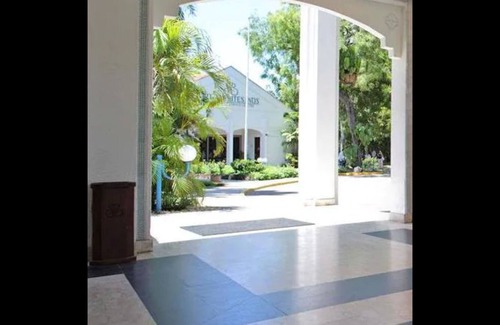Nyali Bed & Breakfast | Sarova Whitesands Beach Resort & Spa 3
