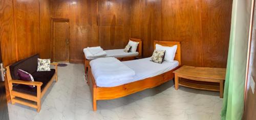 Dirang House | Sarung Homestay
